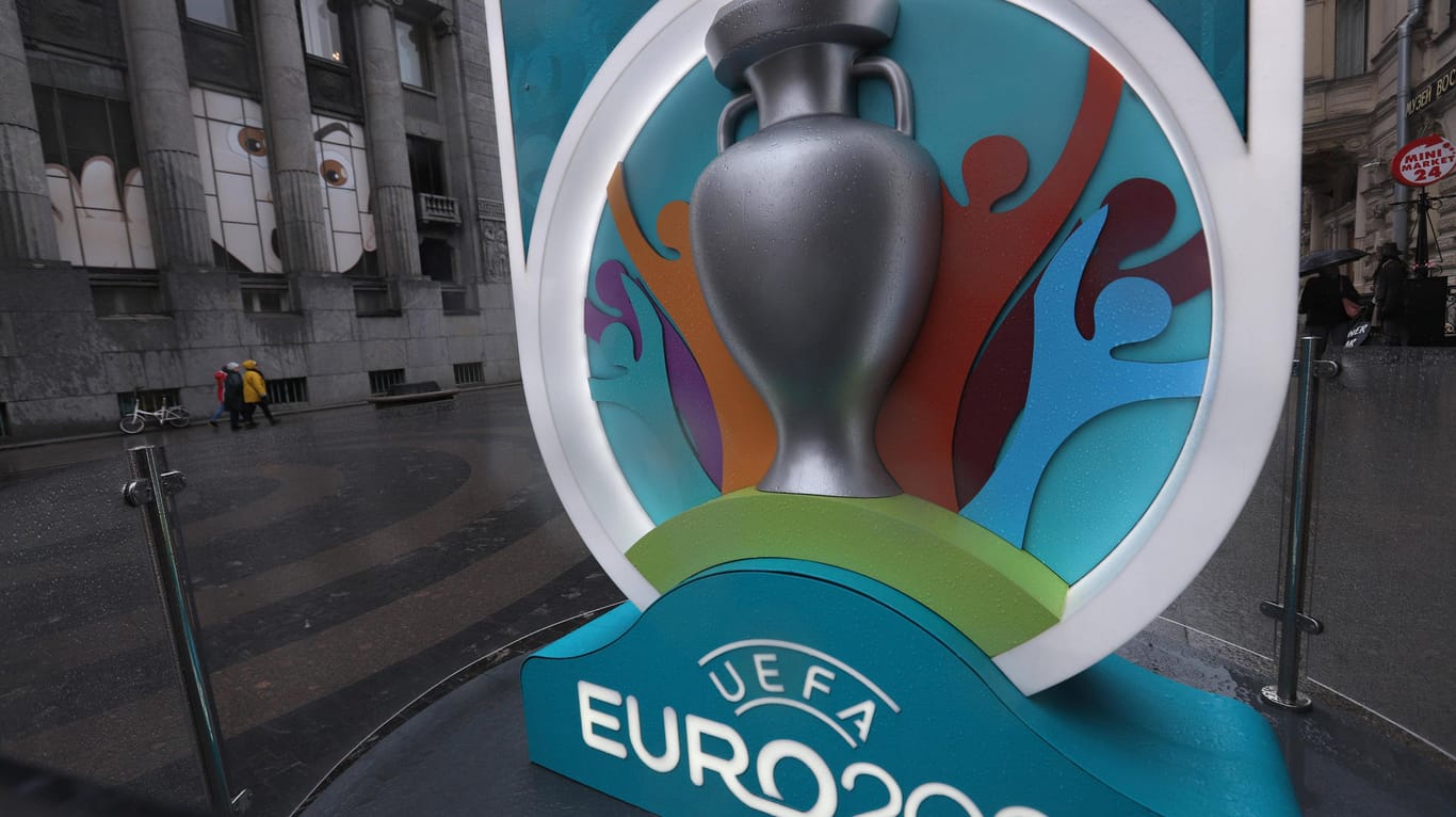 Logo der kommenden Europameisterschaft: Das Turnier ist in den Sommer 2021 verschoben worden.