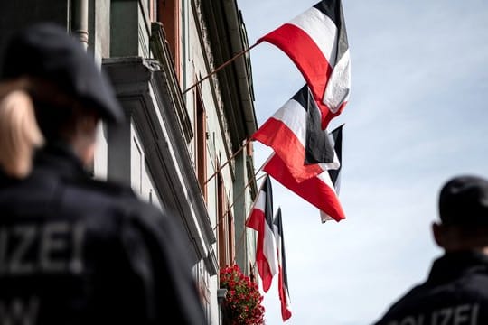 Reichsfahnen in Dortmund-Dorstfeld.