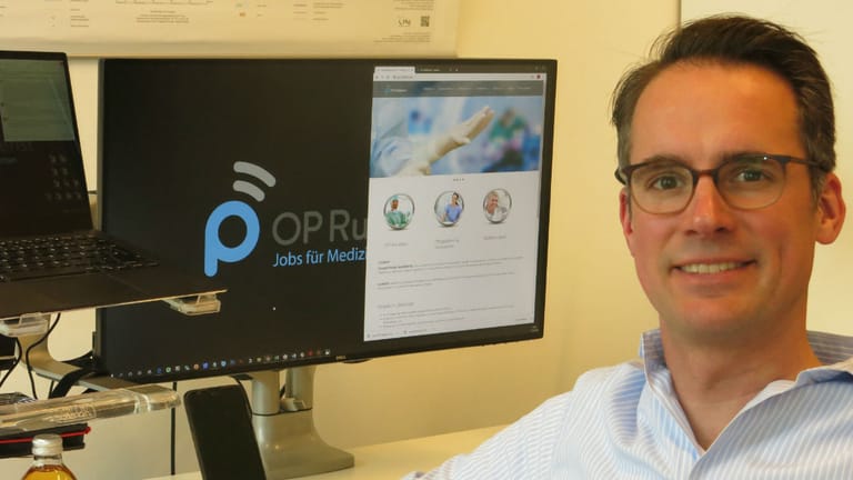 OP-Rufdienst: Der Hamburger Unternehmer Timo Curdt leitet das Unternehmen, das Medizinstudenten an Kliniken vermittelt.