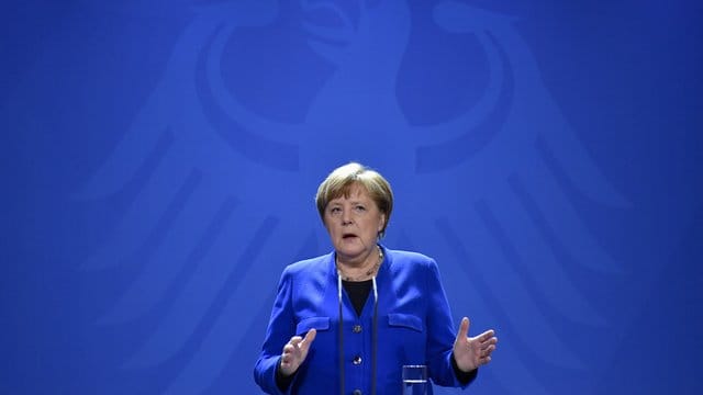 Bundeskanzlerin Angela Merkel (CDU) hat eine umgehende Umsetzung der Einreisebeschränkungen für Nicht-EU-Bürger nach Deutschland zugesagt. Bundeskanzlerin Angela Merkel (CDU) hat eine umgehende Umsetzung der Einreisebeschränkungen für Nicht-EU-Bürger nach Deutschland zugesagt.