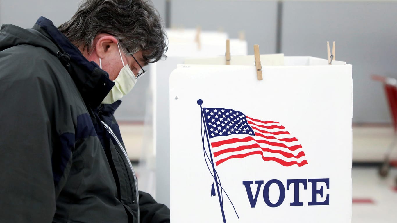 Wähler in Illinois: Ein Wahltag im Zeichen der Corona-Krise.