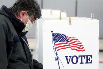 Wähler in Illinois: Ein Wahltag im Zeichen der Corona-Krise.