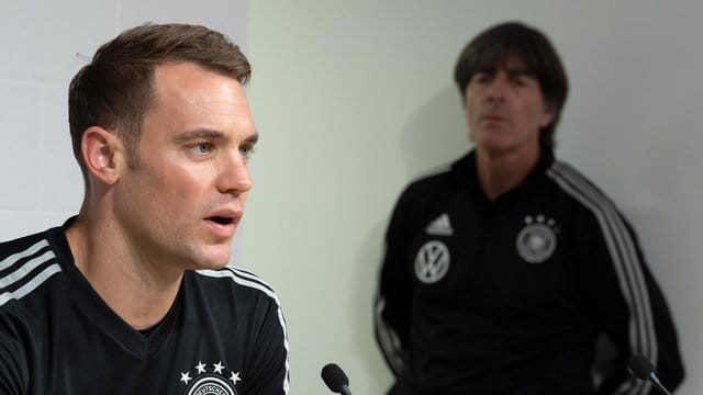 Macht sich wegen der Corona-Krise Gedanken über einen Gehaltsverzicht beim FC Bayern: Manuel Neuer. Macht sich wegen der Corona-Krise Gedanken über einen Gehaltsverzicht beim FC Bayern: Manuel Neuer.