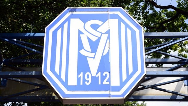 Wegen der Corona-Pandemi stellt der Drittligist SV Meppen einen Antrag auf Kurzarbeit für seine Spieler und Mitarbeiter. Wegen der Corona-Pandemi stellt der Drittligist SV Meppen einen Antrag auf Kurzarbeit für seine Spieler und Mitarbeiter.