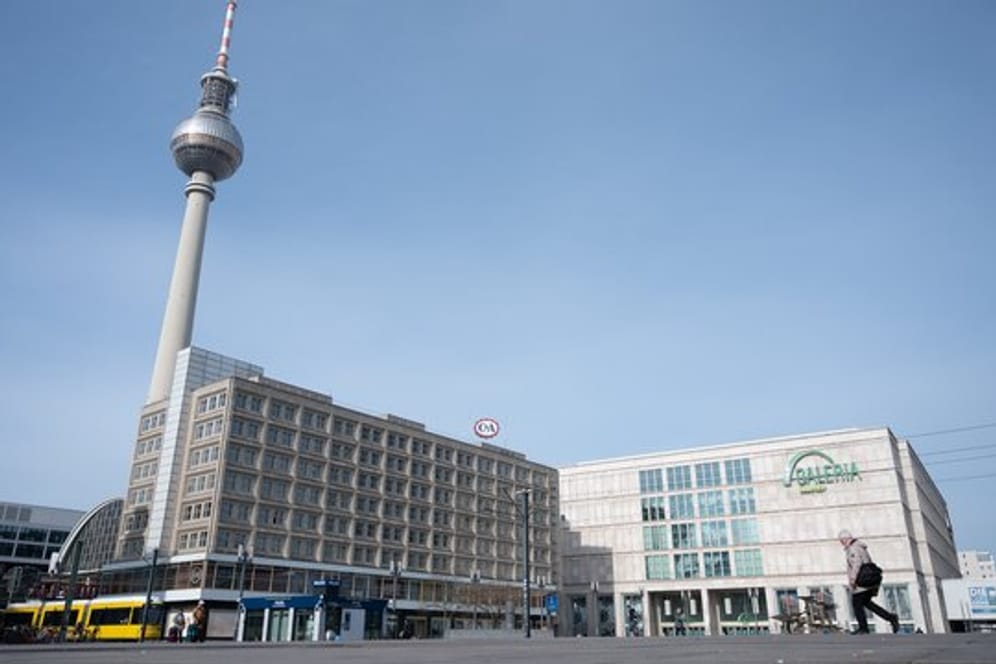 Gähnende Leere auf dem Alexanderplatz in Berlin.