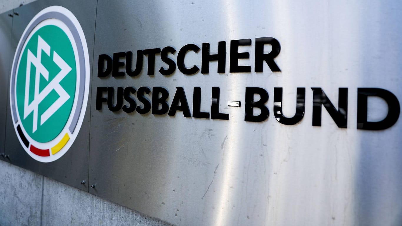 Umstrittene Entscheidung: Der DFB zieht mit seinem Schritt den Zorn einiger Ex-Nationalspieler auf sich.