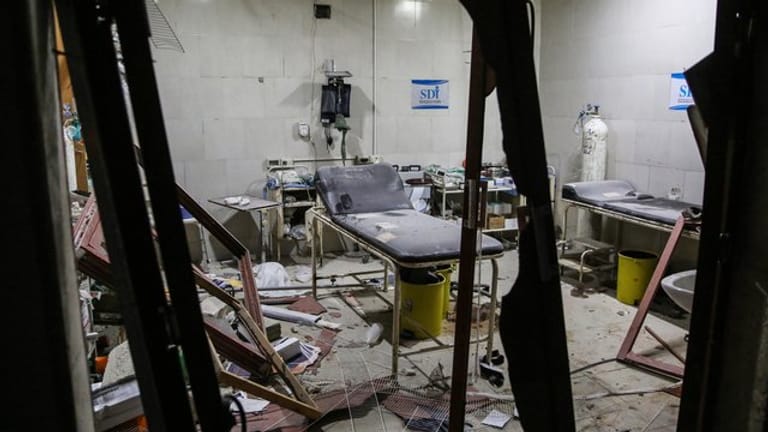 Das Shami-Krankenhaus in der Provinz Idlib, nachdem es Ziel von einem Luftangriff war.