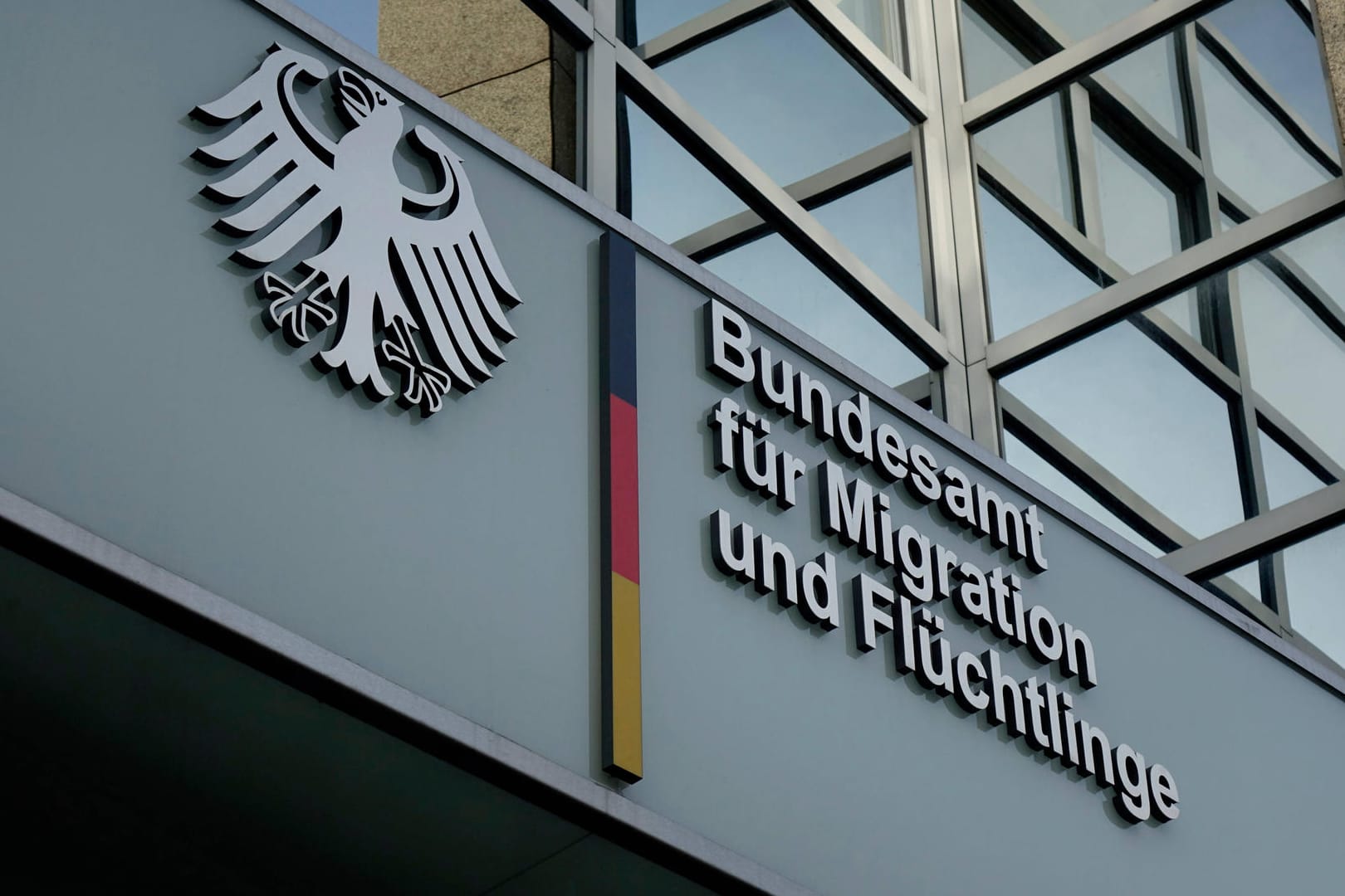 Bundesamt für Migration und Flüchtlinge: Im Zuge der Corona-Krise stoppt die Bundesregierung die humanitäre Aufnahme von Flüchtlingen.