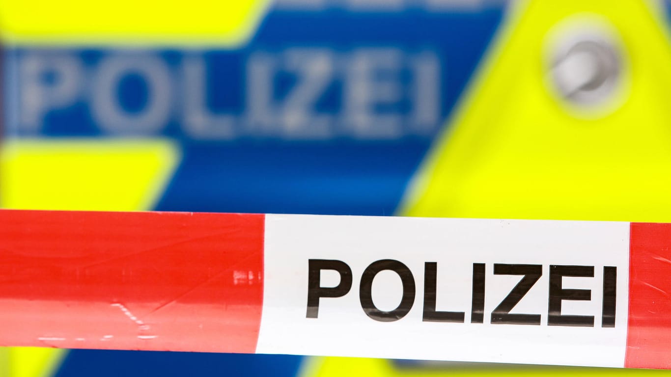 Absperrband der Polizei: In Trier soll eine Frau versucht haben, ihren Ex-Freund zu töten. (Symbolbild)