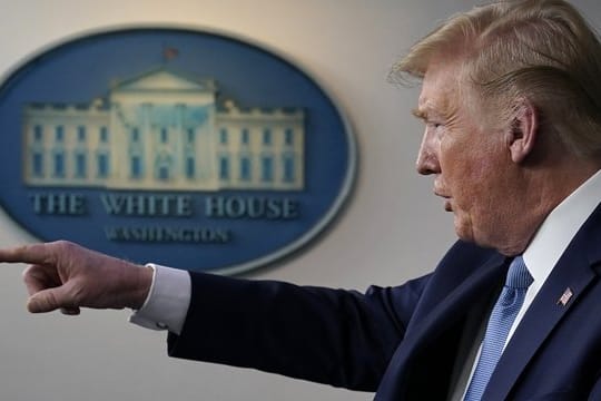 Donald Trump bei einer Pressekonferenz mit der Coronavirus-Task Force im Weißen Haus.