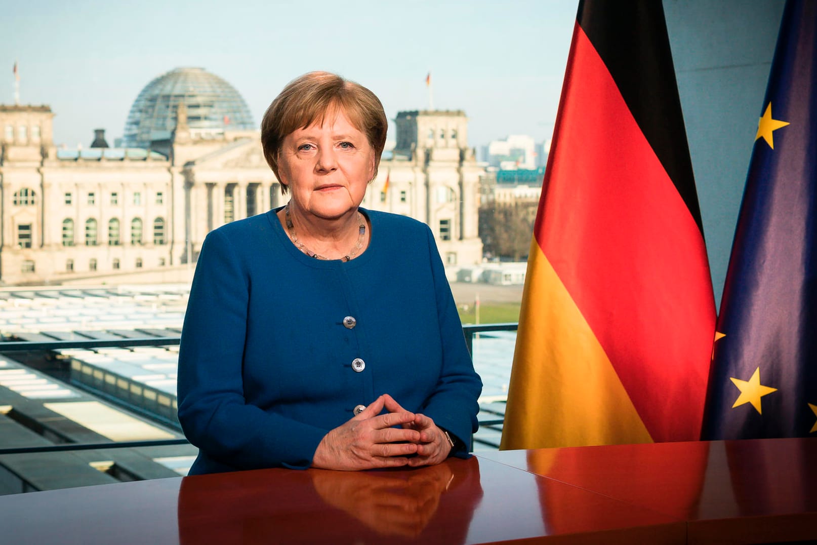 Bundeskanzlerin Angela Merkel (CDU) aufgenommen bei der Aufzeichnung einer Fernsehansprache im Bundeskanzleramt zum Verlauf der Corona-Pandemie.