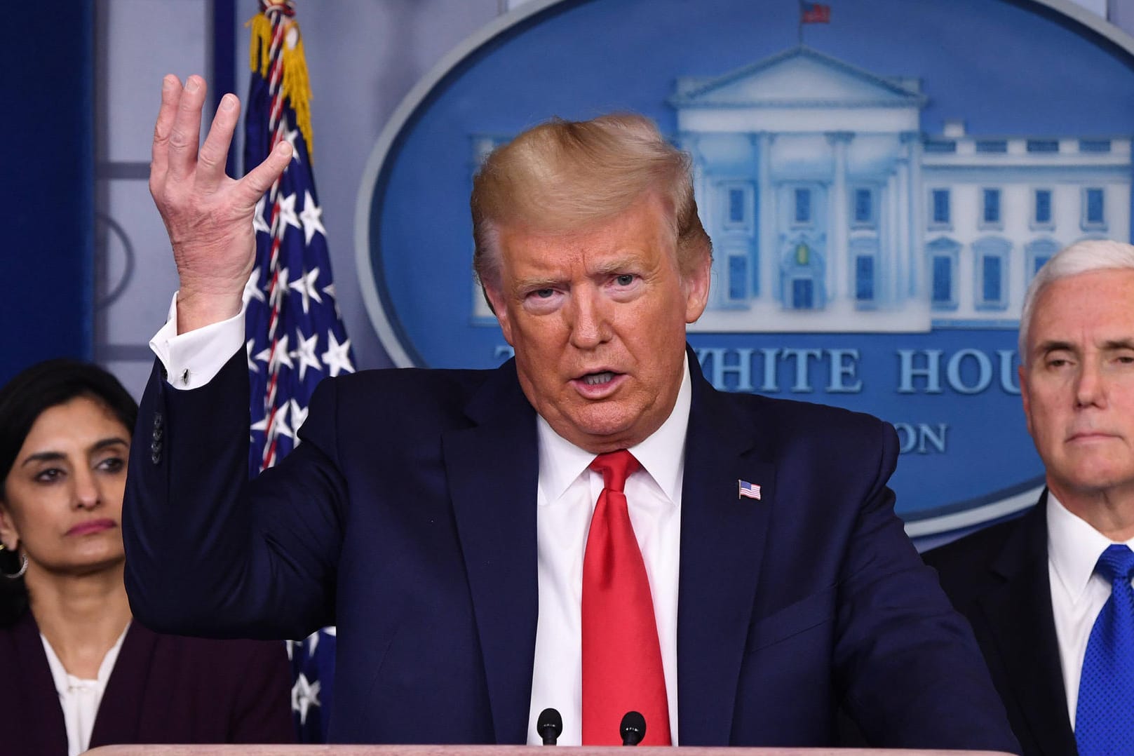 Danald Trump bei einer Pressekonferenz in Washington: "Nur für den Fall, dass wir es brauchen."
