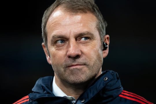 Hat das erste "Cyber-Training" mit den Spielern des FC Bayern München geleitet: Trainer Hansi Flick.