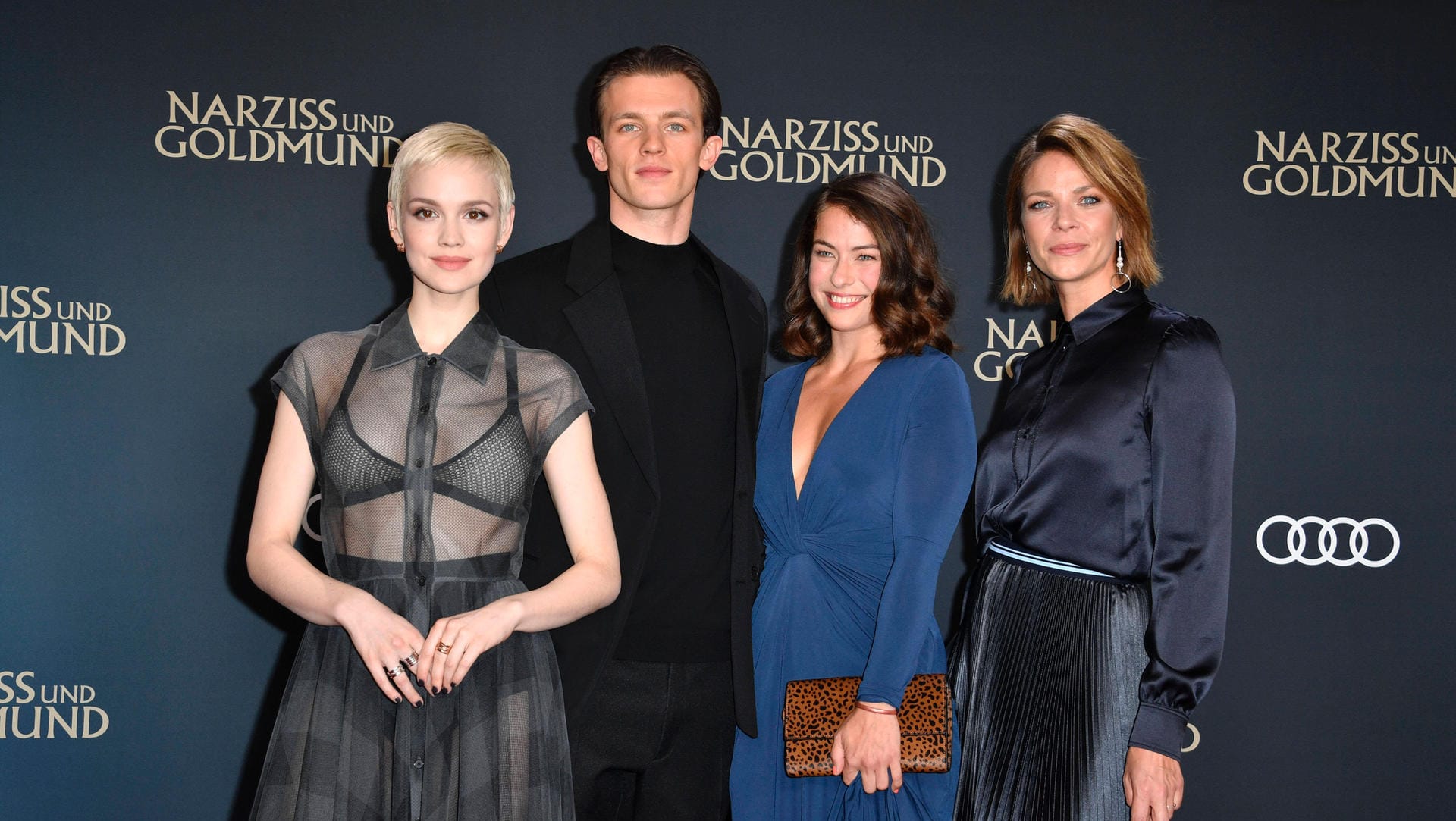 Premierenparty: Emilia Schüle, Jannis Niewöhner, Henriette Confurius und Jessica Schwarz bei der Premiere des Kinofilms "Narziss und Goldmund" im Zoo Palast.