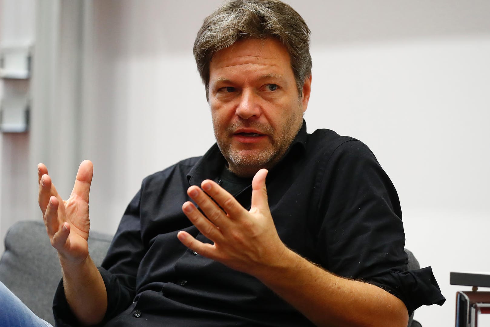 Robert Habeck im Gespräch: Was macht die Coronakrise mit uns und der Demokratie?