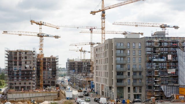 Das Coronavirus hat auch gute Seiten: Wer eine Wohnung oder ein Haus kaufen will, kann sich derzeit über sehr billige Kredite freuen.