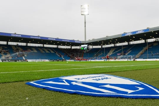 Der VfL Bochum hat die Beleuchtung im Stadion eingeschaltet und sich an einer Solidaraktion beteiligt.