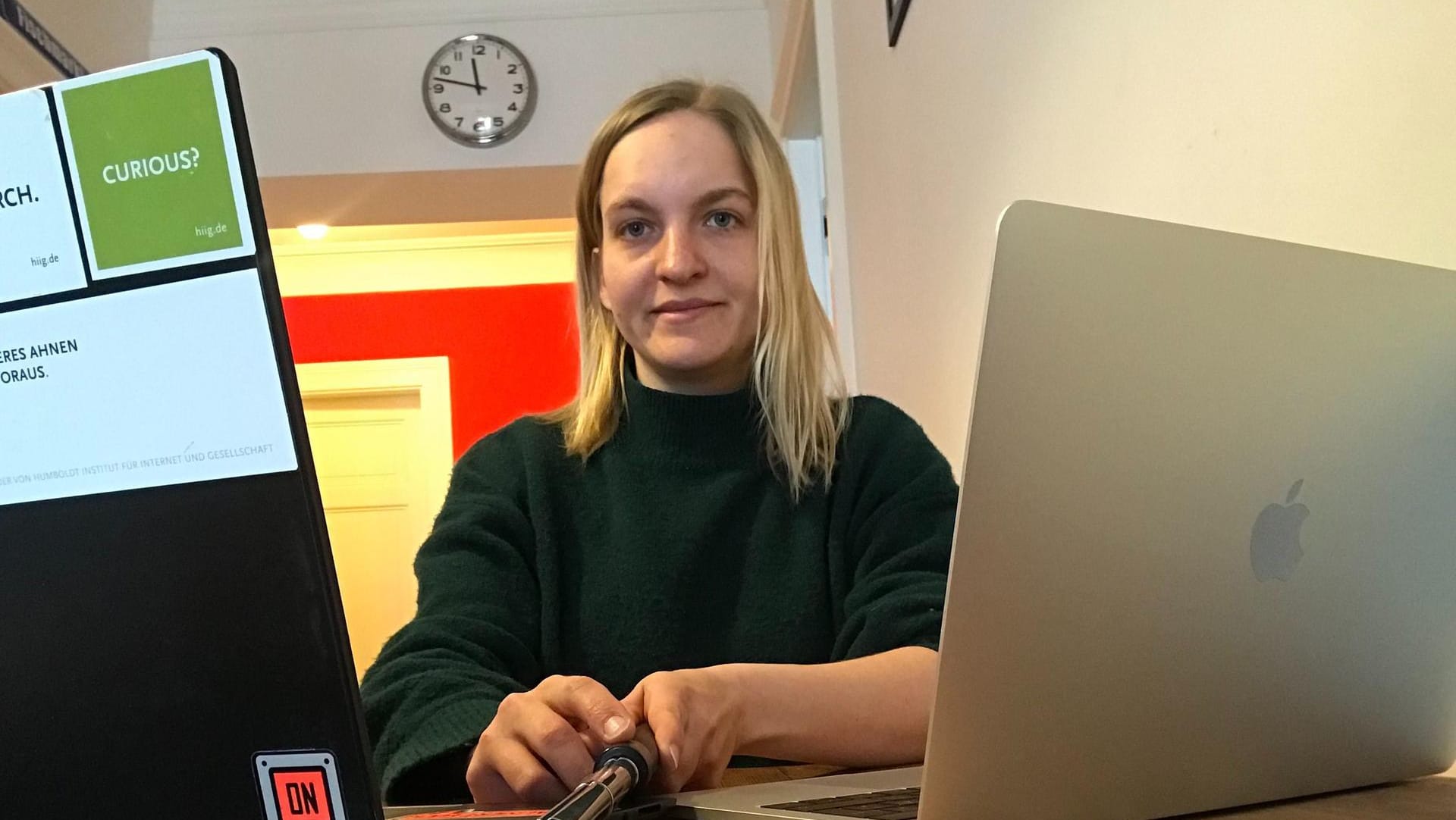 Charlotte Janus: Fast schon eine Woche arbeitet sie aus dem Homeoffice.