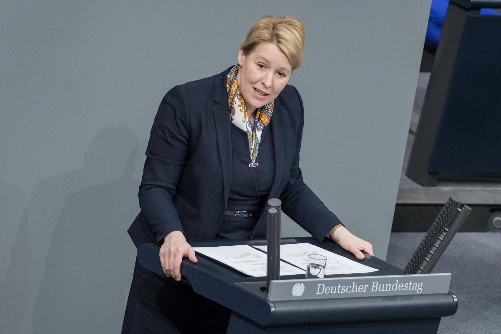 Berlin: Franziska Giffey, Bundesministerin für Familie, Senioren, Frauen und Jugend während einer Sitzung des deutschen Bundestags.