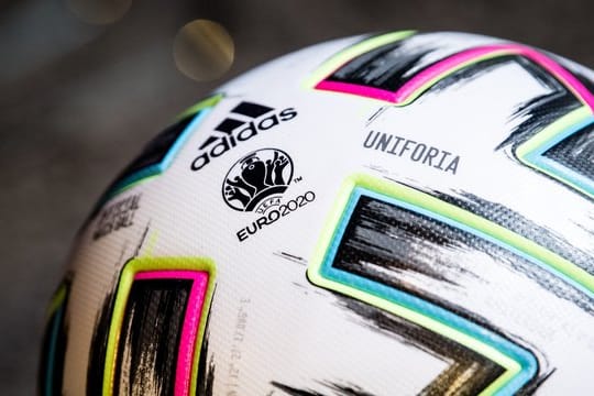 Die UEFA gab bekannt, dass es noch nicht entschieden sei, dass die EM im kommenden Jahr weiter EURO 2020 heiße.