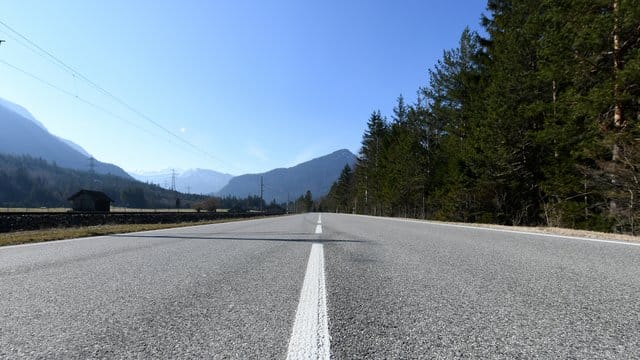 Weniger Verkehr - wie hier im bayerischen Mittenwald.