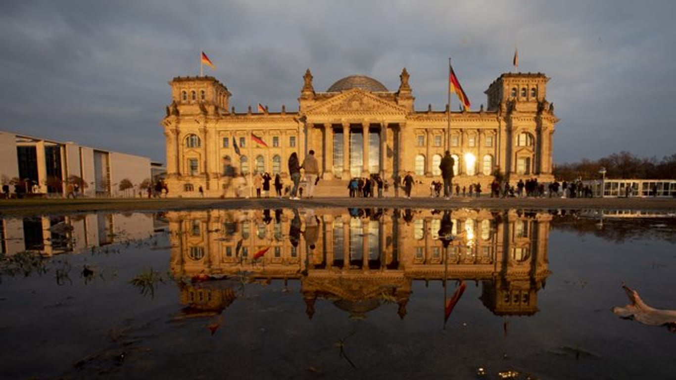 Das Reichstagsgebäude, der Sitz des Deutschen Bundestages.