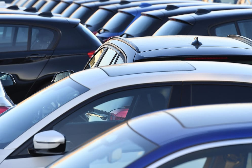 Auto-Neukauf: Der Wegfall der Mehrwertsteuer würde nicht nur die Hersteller, sondern auch die Kunden freuen.