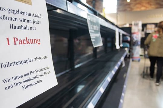 Wegen der Hamsterkäufe ist vor allem Klopapier in einigen Supermärkten nicht mehr verfügbar.