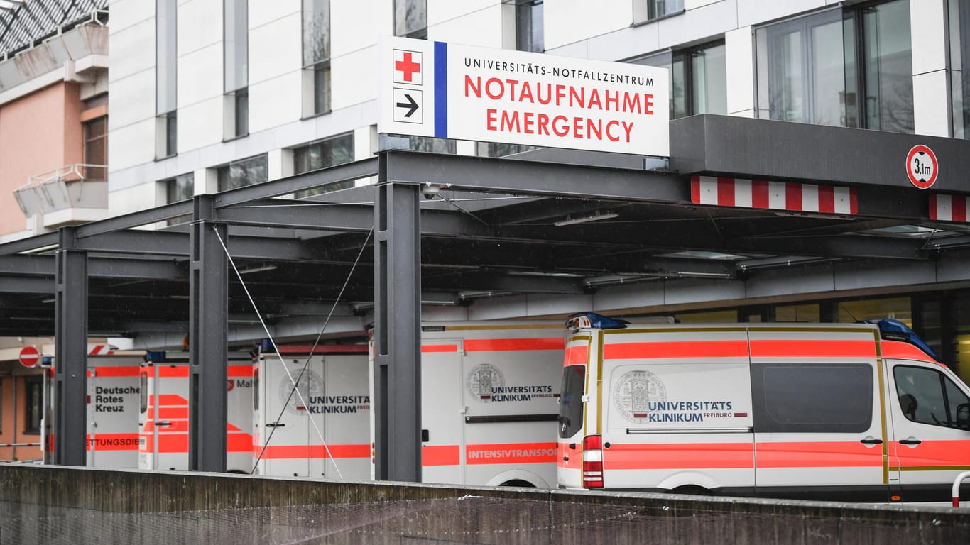 Notaufnahme der Universitätsklinik Freiburg: Das Krankenhaus nimmt zunächst zwei Patienten aus Frankreich auf. (Archivbild)