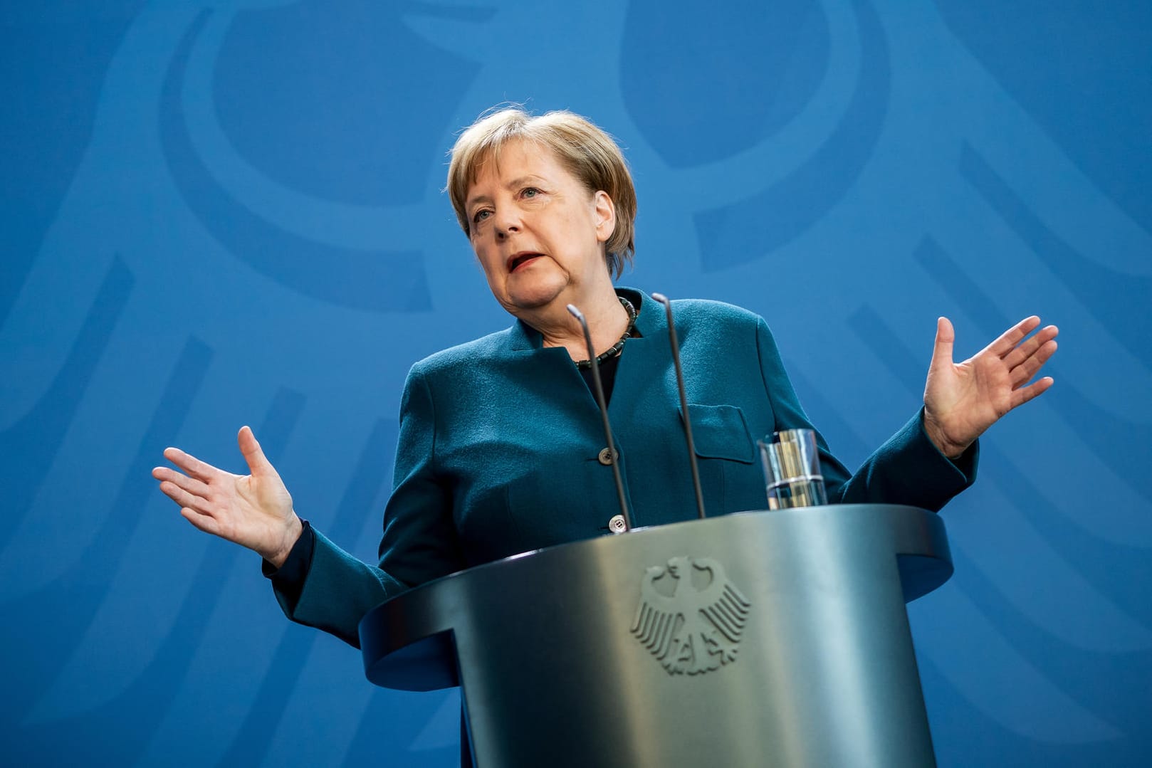 Kanzlerin Angela Merkel spricht in Berlin: Bund und Länder haben sich auf neue Maßnahmen in der Corona-Krise verständigt.