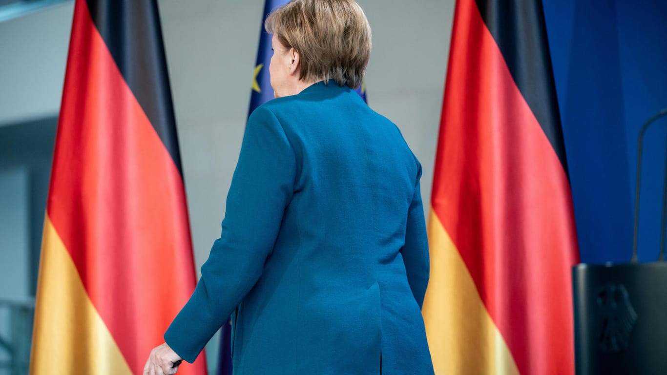In Quarantäne: Bundeskanzlerin Angela Merkel wurde von einem Arzt gegen Pneumokkoken geimpft, der danach positiv auf das Coronavirus getestet wurde. AfD-Abgeordnete nutzten das, um gegen die Kanzlerin zu ätzen.