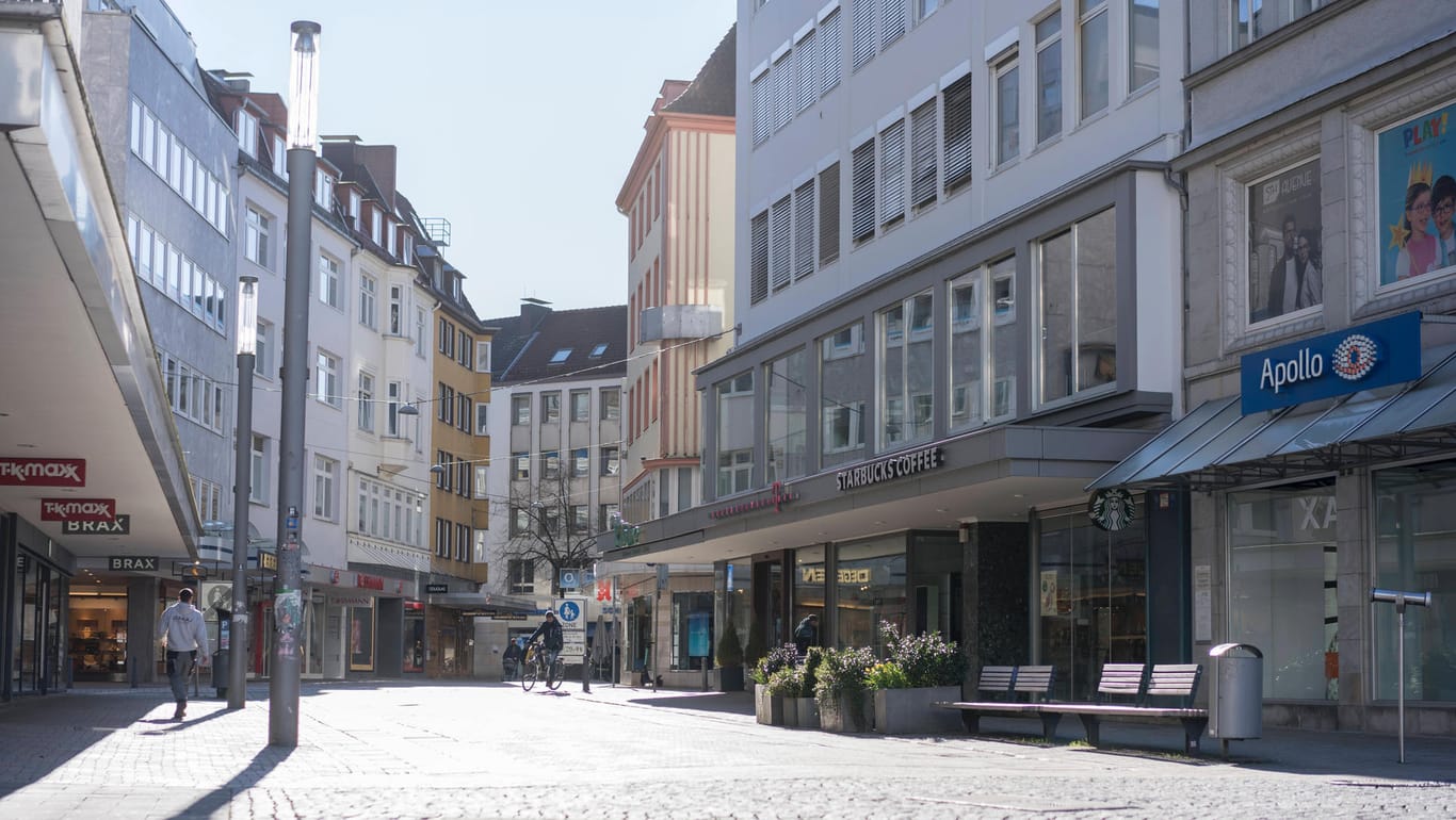 Die Niedernstrasse in Bielefeld: Wegen der Corona-Pandemie war die Innenstadt in Bielefeld weitgehend menschenleere.