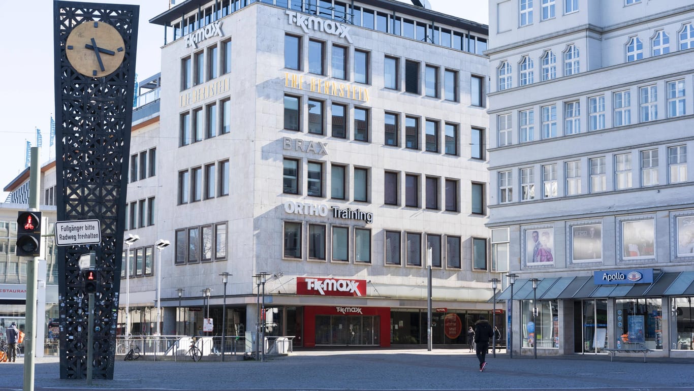 Blick auf den Jahnplatz in Bielefeld: Der Hauptverkehrsplatz war auffällig leer.