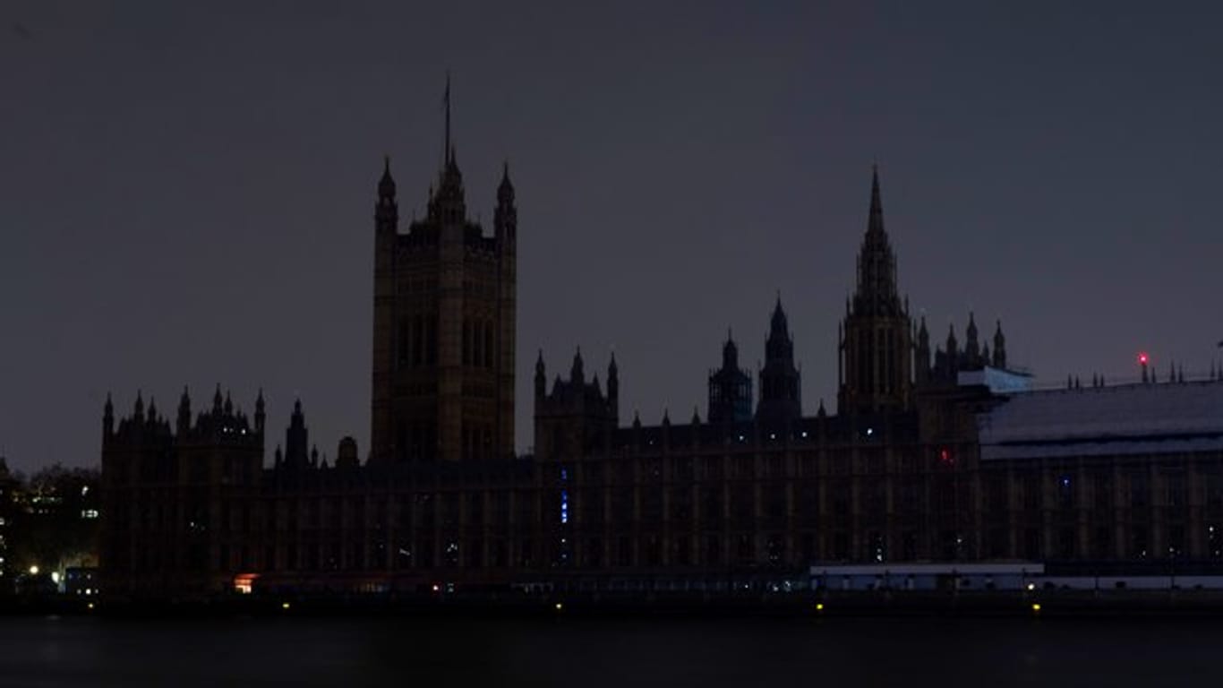 Der abgedunkelte Londoner Palace of Westminster während der Earth Hour 2019.