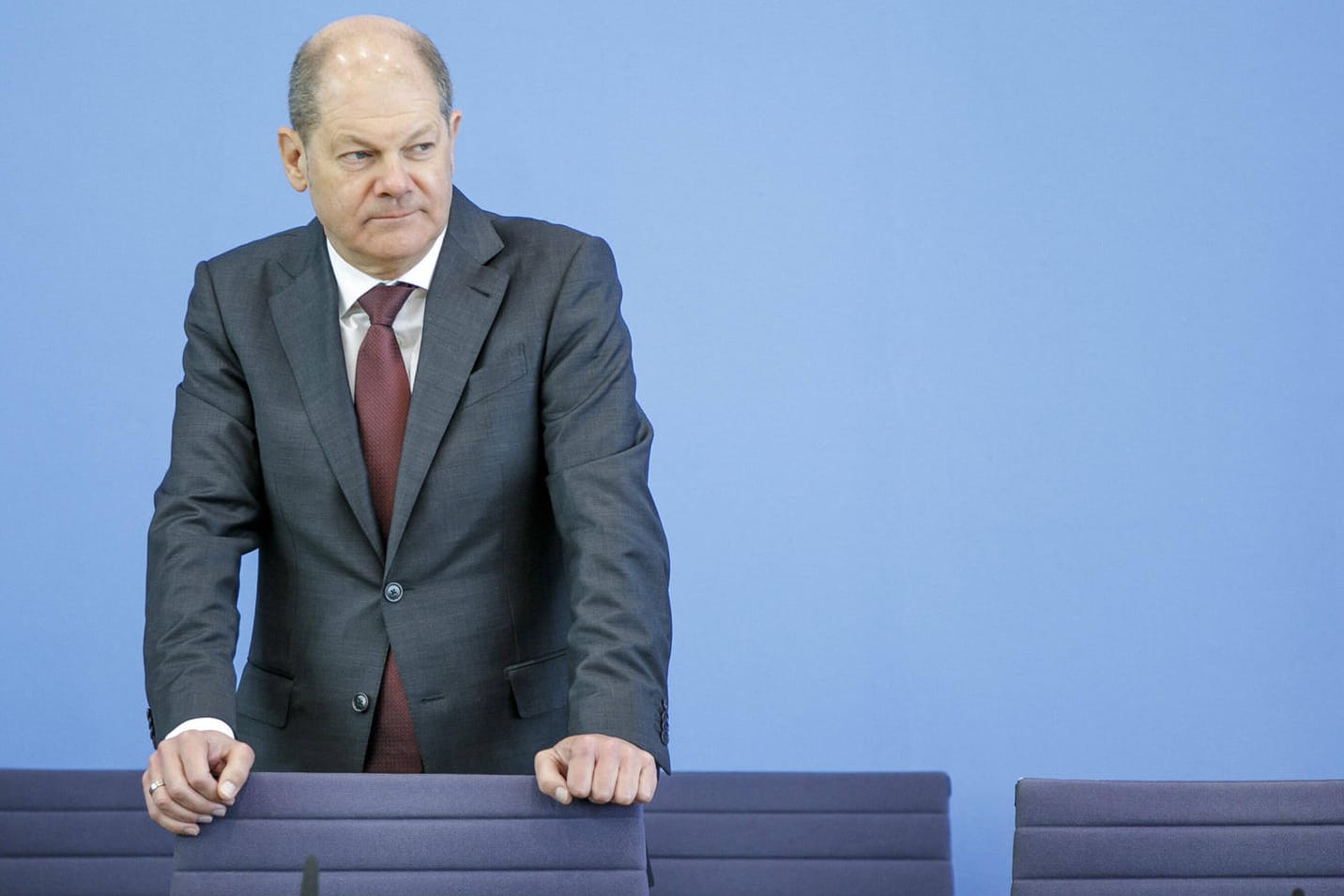 Olaf Scholz: Der Finanzminister wollte die schwarze Null halten, nun fällt sie – wegen der Corona-Krise.