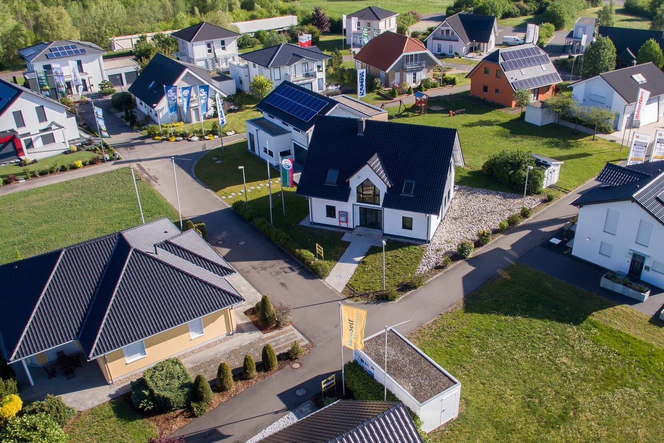 Musterhauspark in Dölzig, Sachsen: Immer mehr Menschen setzen auf Fertigbauhäuser.