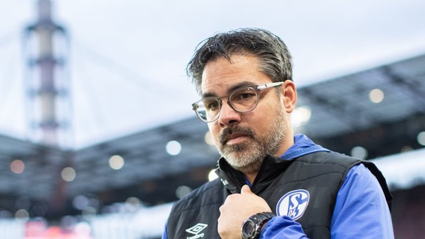 Auch Schalke-Trainer David Wagner und sein Team wollen in der Krise helfen.