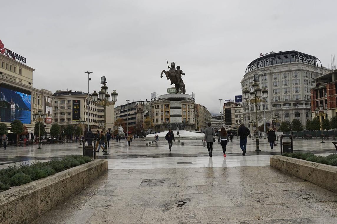 Blick auf die Innenstadt von Skopje: Die EU will Beitrittsgespräche mit Nordmazedonien und Albanien aufnehmen.