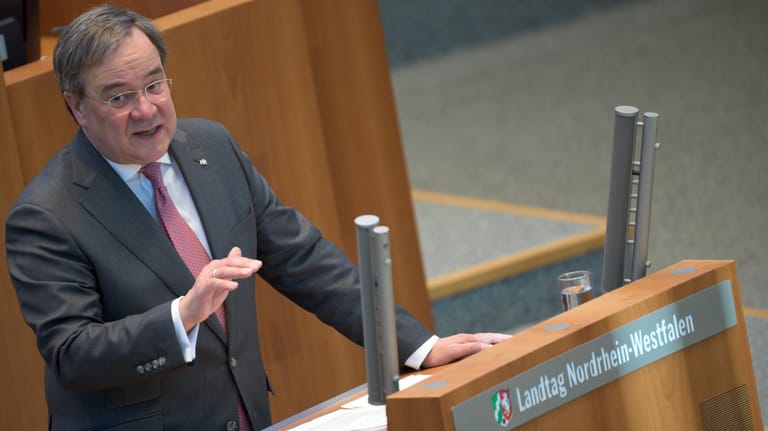 Nordrhein-Westfalens Ministerpräsident Armin Laschet: Wurde zu Beginn Zögerlichkeit vorgeworfen.
