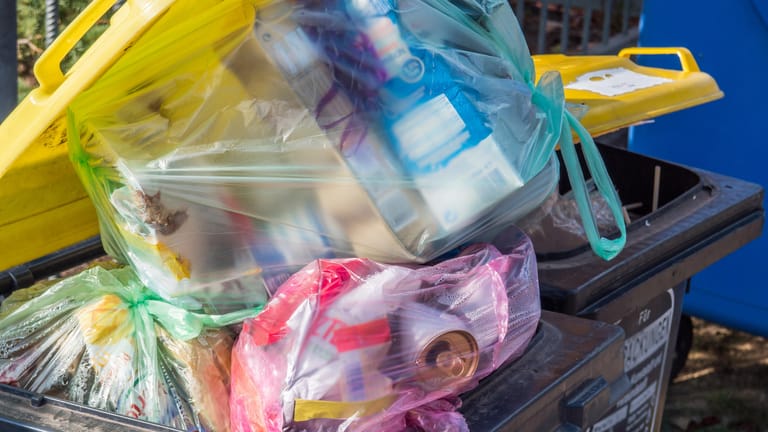 Gelbe Tonne: Nicht jede Verpackung aus Kunststoff kann recycelt werden.
