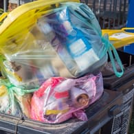 Gelbe Tonne: Nicht jede Verpackung aus Kunststoff kann recycelt werden.
