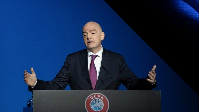 Begrüßt die Verlegung der Olympischen Spiele: Gianni Infantino, FIFA-Präsident. Begrüßt die Verlegung der Olympischen Spiele: Gianni Infantino, FIFA-Präsident.