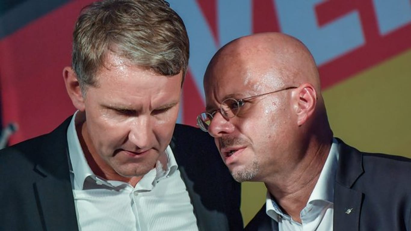 Björn Höcke (l, AfD) und Andreas Kalbitz (AfD): Auf Facebook wurde ein Brief an die "Freunde des Flügels" veröffentlicht.