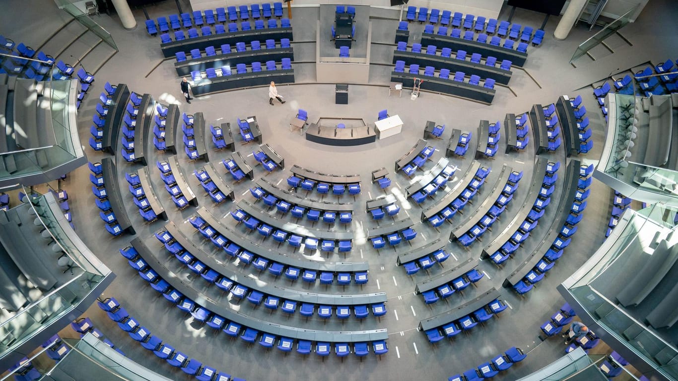 Der Plenarsaal im deutschen Bundestag: Ende der Woche wollen Bundestag und Bundesrat ein historisches Hilfspaket verabschieden, um die Folgen der Corona-Krise abzufedern.