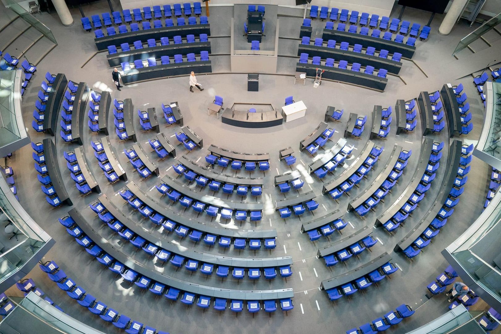 Der Plenarsaal im deutschen Bundestag: Ende der Woche wollen Bundestag und Bundesrat ein historisches Hilfspaket verabschieden, um die Folgen der Corona-Krise abzufedern.