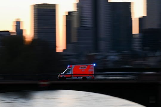 Ein Krankenwagen im Einsatz.