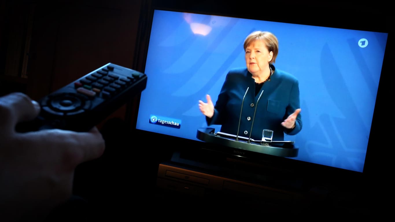 Bundeskanzlerin Angela Merkel: Die CDU-Politikerin hat sich mit ihrer Art, die Einschränkungen des öffentlichen Lebens zu verkünden, Respekt verschafft.
