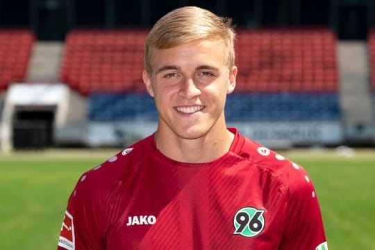Hannovers Timo Hübers darf wieder trainieren.