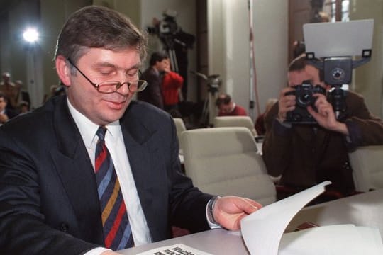 Alfred Gomolka: Der erste Ministerpräsident in Mecklenburg-Vorpommern musste bereits nach kurzer Zeit seinen Posten räumen.