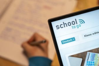 Das Online-Angebot "School to go" soll sowohl Anlaufstelle für Lehrer, Eltern als auch Schüler sein.